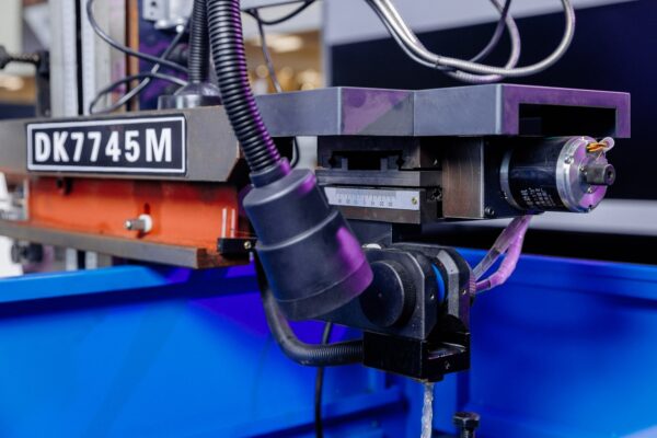 MetalTec DK 7745M Электроэрозионный многопроходной проволочно-вырезной станок — изображение 4