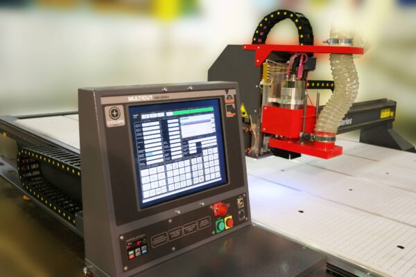 Multicut 3000 1530х2050 Трехкоординатный фрезерно-гравировальный станок с ЧПУ — изображение 3