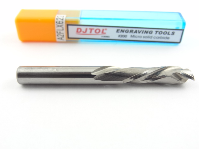 Двухзаходная компрессионная фреза DJTOL A: диам. 6 мм, реж. длина 22 мм Двухзаходная компрессионная фреза DJTOL A: диам. 6 мм, реж. длина 22 мм