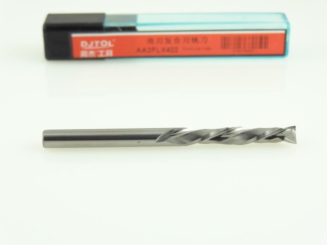 Двухзаходная компрессионная фреза DJTOL AA: диам. 4 мм, реж. длина 22 мм Двухзаходная компрессионная фреза DJTOL AA: диам. 4 мм, реж. длина 22 мм