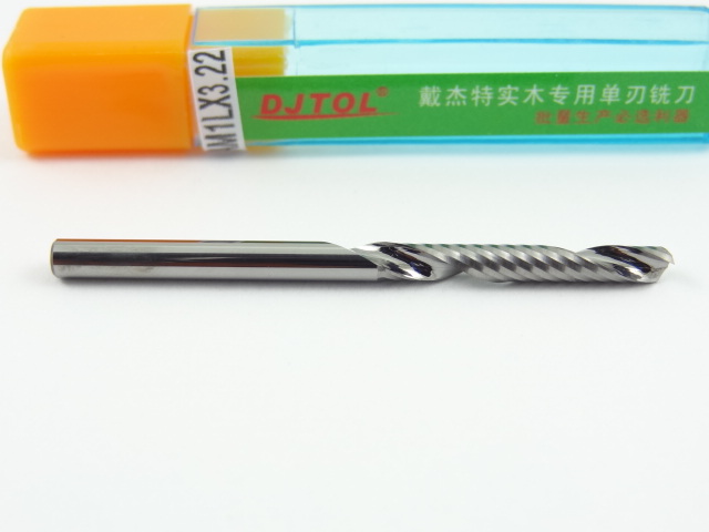 Однозаходная фреза по дереву DJTOL A: диам. 3.175 мм, реж. длина 22 мм Однозаходная фреза по дереву DJTOL A: диам. 3.175 мм, реж. длина 22 мм