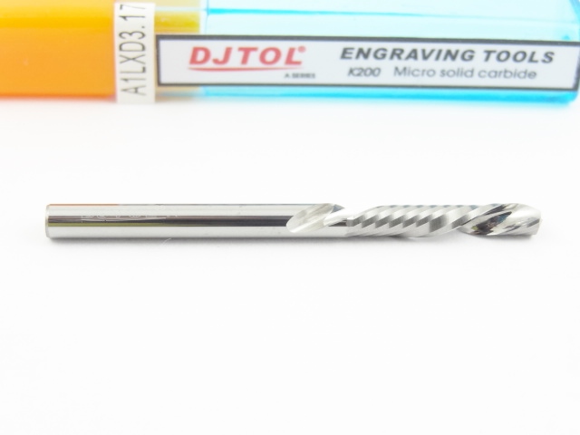 Однозаходная фреза стружка вниз DJTOL A: диам. 3.175 мм, реж. длина 17 мм